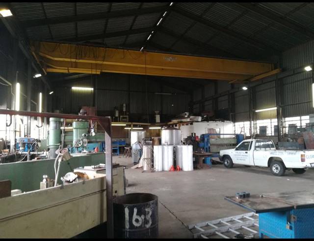 1,200M² WAREHOUSE FOR SALE IN MALVERN EAST